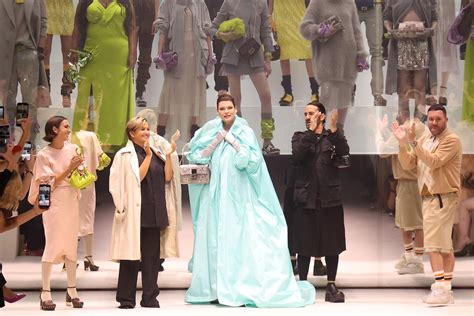 Linda Evangelista Makes Runway Return at Fendi Baguette 25th 